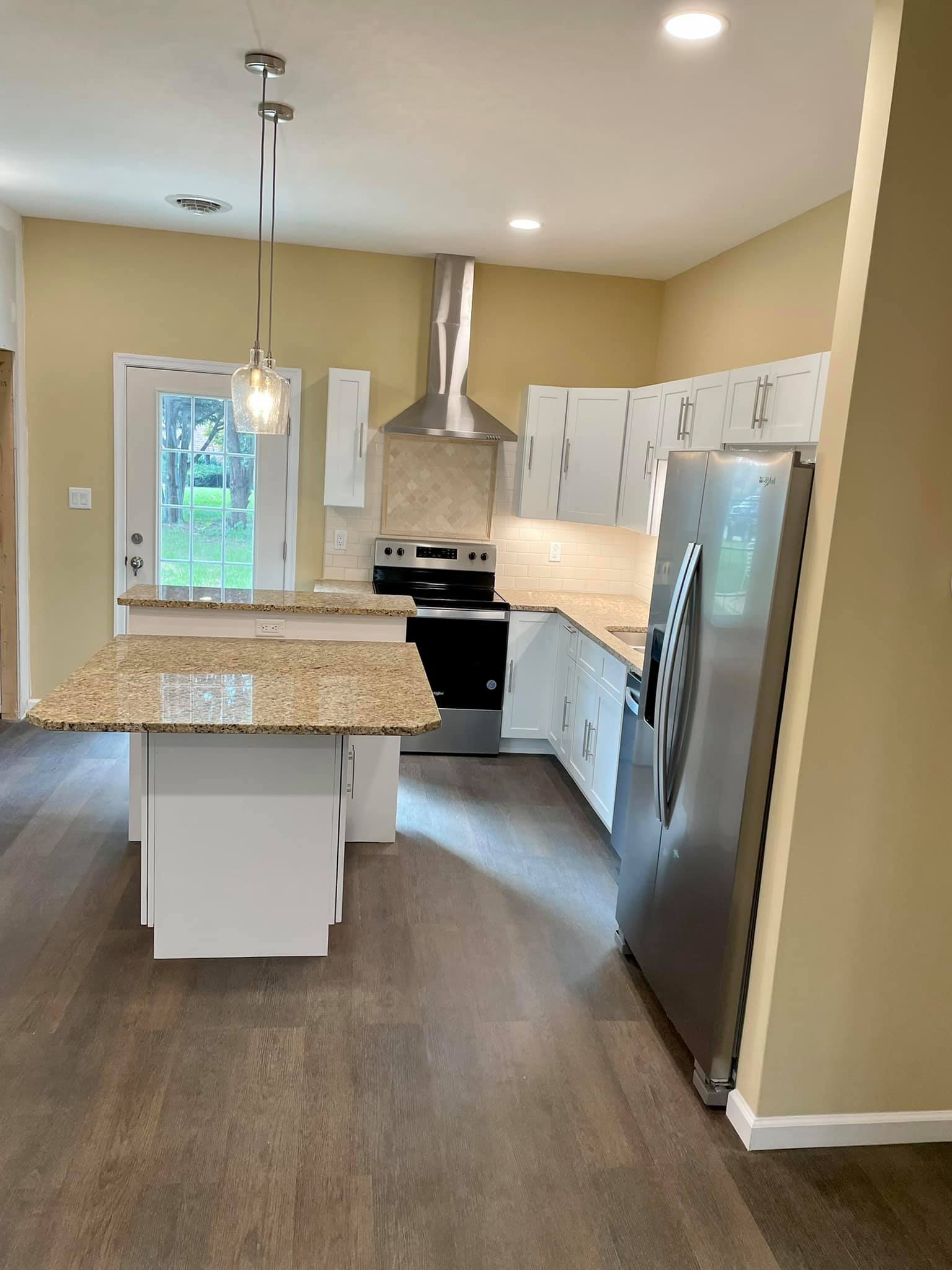 Traditional White Kitchen Kitchen Remodel by Kellgard General Contracting — Project 1 project photo